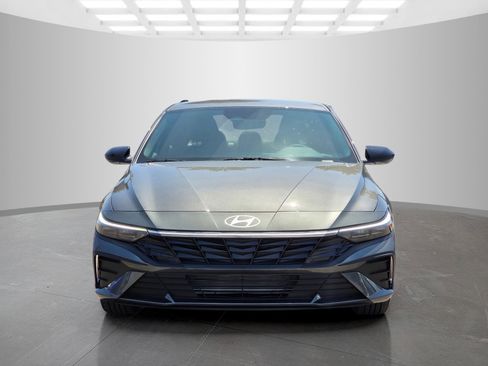 New 2025 Hyundai Elantra Sport image 2