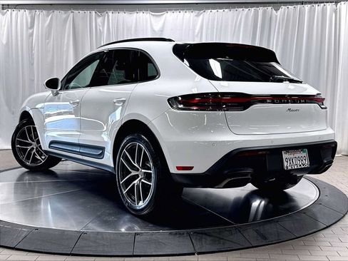 Used 2026 Porsche Macan AWD/4WD image 3