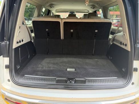 Used 2024 Jeep Wagoneer Series II w/ Flexible Seating Group RWD image 17