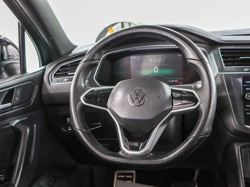 Used 2022 Volkswagen Tiguan SE R-Line image 12