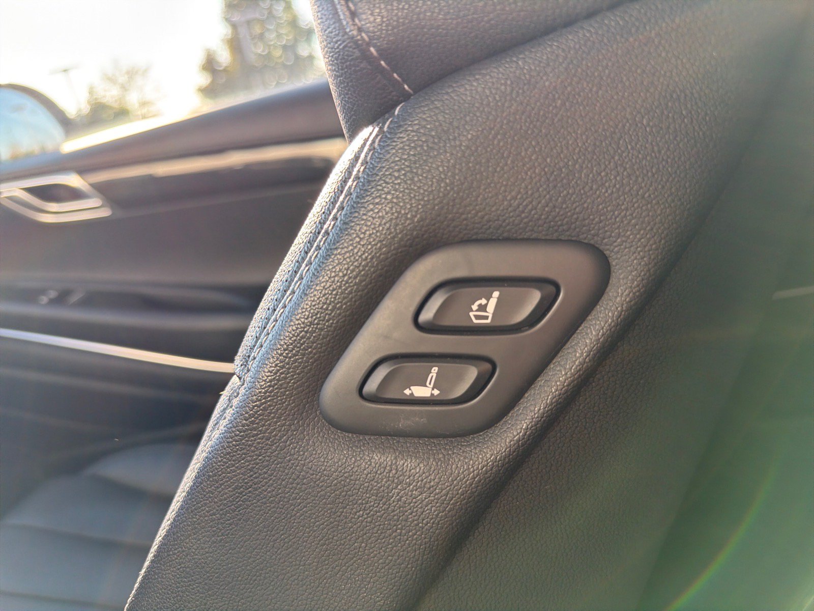 Used 2025 Genesis GV80 2.5T Standard AWD/4WD image 24