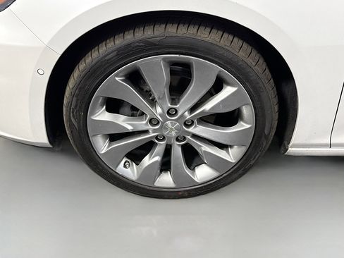 Used 2018 Chevrolet Malibu Premier w/ Premier Sun and Wheel Package image 38