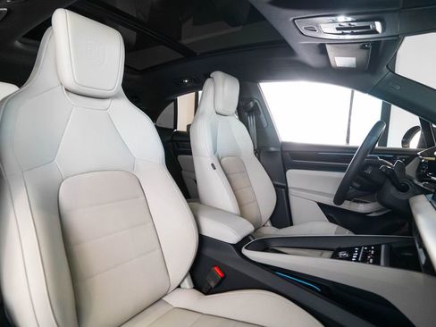 New 2026 Porsche Macan 4 Electric AWD/4WD image 18