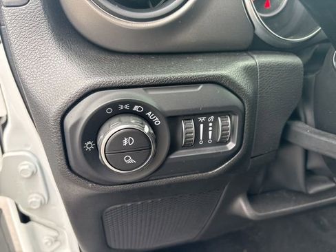 Used 2022 Jeep Gladiator Sport image 25