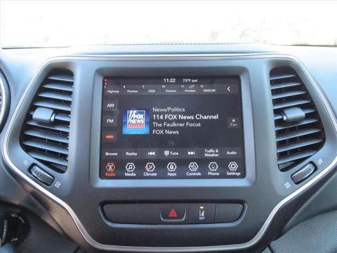 Used 2022 Jeep Cherokee Latitude w/ Sun & Sound Group image 21