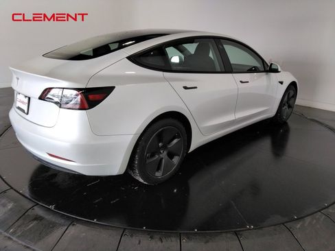 Used 2023 Tesla Model 3 Standard Range image 5