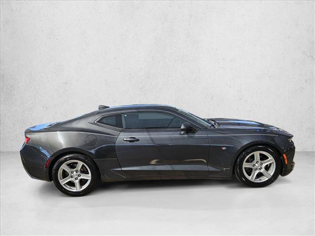Used 2017 Chevrolet Camaro LT RWD image 4