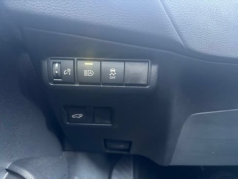 Used 2026 Toyota Corolla Cross XLE w/ Convenience Package AWD/4WD image 16