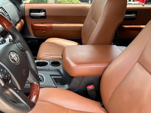 Used 2021 Toyota Sequoia Platinum AWD/4WD image 14