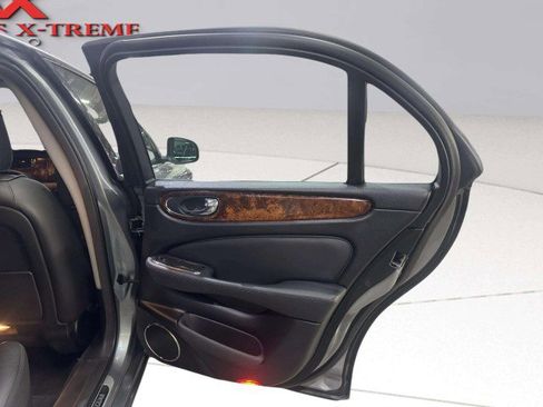 Used 2008 Jaguar XJ8 RWD image 31