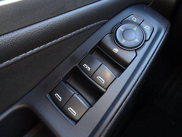 Used 2023 Chevrolet Traverse LT FWD image 26
