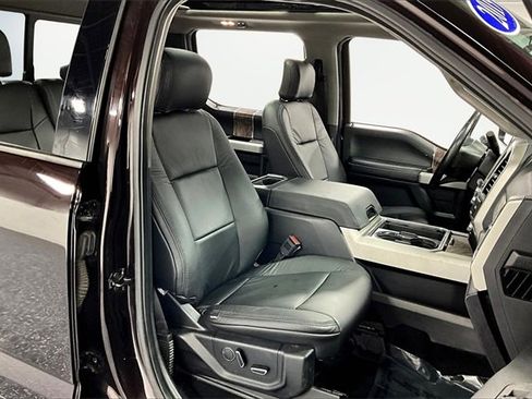 Used 2019 Ford F250 Lariat w/ FX4 Off-Road Package image 28