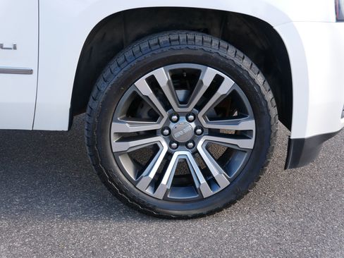 Used 2019 GMC Yukon XL Denali w/ Denali Ultimate Package AWD/4WD image 16