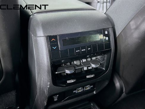 Used 2023 Jeep Grand Cherokee L Laredo AWD/4WD image 33