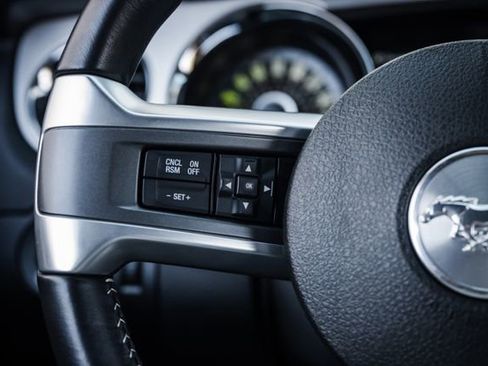 Used 2013 Ford Mustang GT Premium image 64