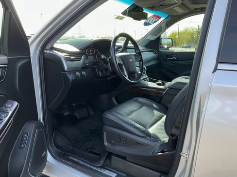 Used 2018 Chevrolet Suburban LT AWD/4WD image 3