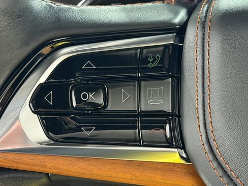 Used 2021 Jeep Grand Cherokee L Summit image 20