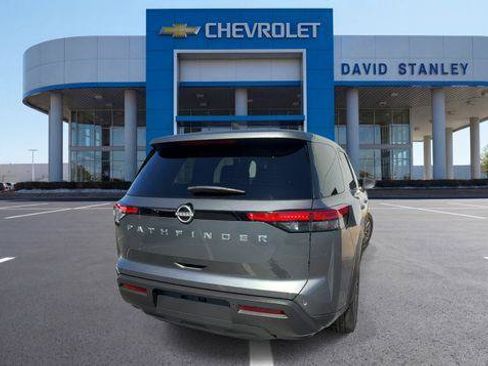 Used 2024 Nissan Pathfinder S FWD image 7