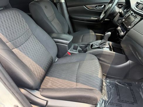 Used 2018 Nissan Rogue SV w/ Premium Package AWD/4WD image 29