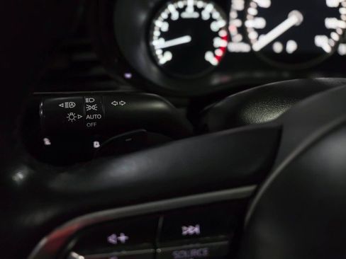 Used 2021 MAZDA MAZDA3 s image 21