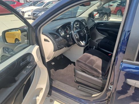 Used 2014 Dodge Grand Caravan American Value Package w/ UConnect Hands-Free Group image 6