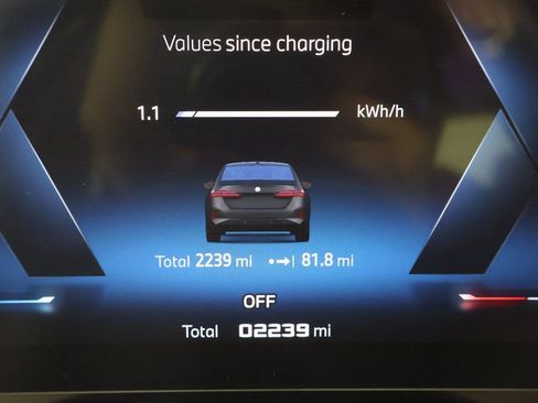 Used 2025 BMW i5 M60 w/ Premium Package image 17