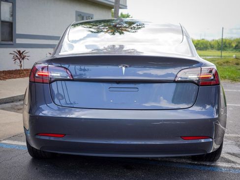 Used 2018 Tesla Model 3 RWD image 5