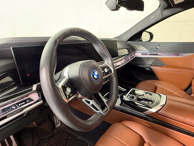 Used 2024 BMW i7 xDrive60 AWD/4WD image 7