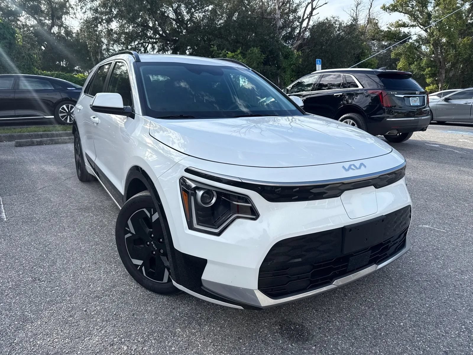 Used 2023 Kia Niro Wind w/ Wind Preserve Package FWD image 4