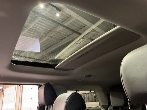 New 2026 Kia Carnival SX FWD image 21