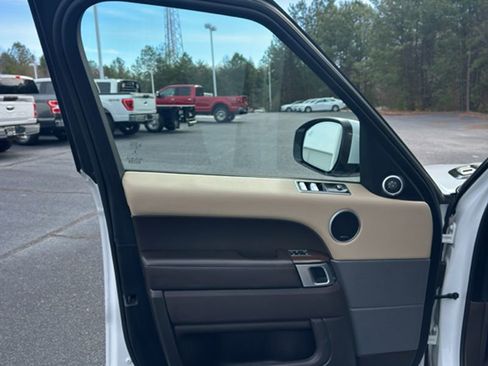 Used 2020 Land Rover Range Rover Sport HSE image 26