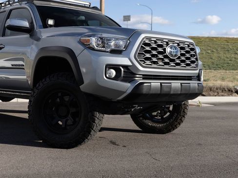 Used 2023 Toyota Tacoma TRD Off-Road image 5