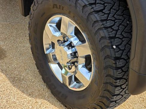 Used 2020 GMC Sierra 2500 4x4 Crew Cab w/ Gooseneck/5TH Wheel Package image 10
