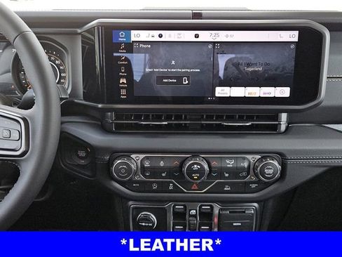 New 2025 Jeep Gladiator Sport image 5