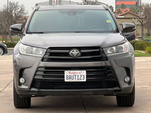 Certified 2017 Toyota Highlander SE image 11