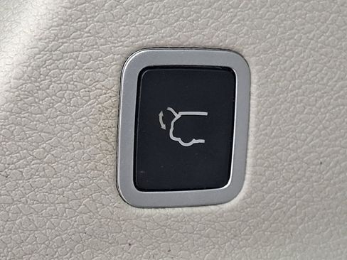 Used 2017 Chrysler Pacifica Touring-L Plus w/ Advanced Safetytec Group FWD image 29