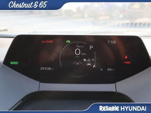 Used 2024 Toyota Prius LE AWD/4WD image 28