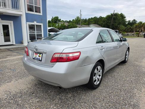 Used 2009 Toyota Camry LE FWD image 5