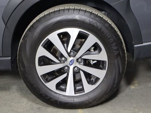 Used 2025 Subaru Outback Premium AWD/4WD image 40