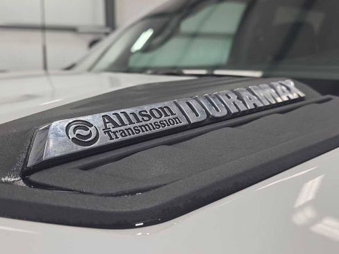 Used 2024 Chevrolet Silverado 2500 LT w/ Convenience Package image 8