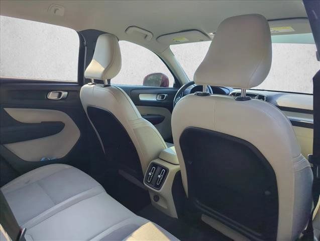 Used 2020 Volvo XC40 T5 Momentum AWD/4WD image 28