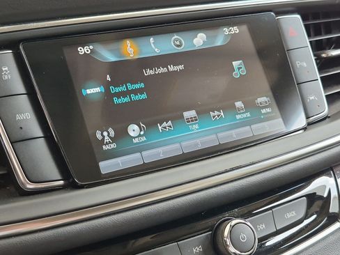 Used 2018 Buick Enclave Premium AWD/4WD image 29