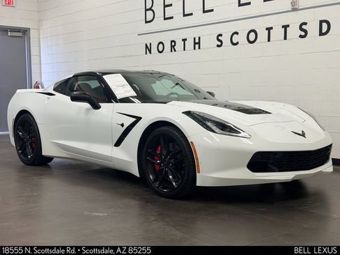 Used 2017 Chevrolet Corvette Stingray Coupe RWD image 2