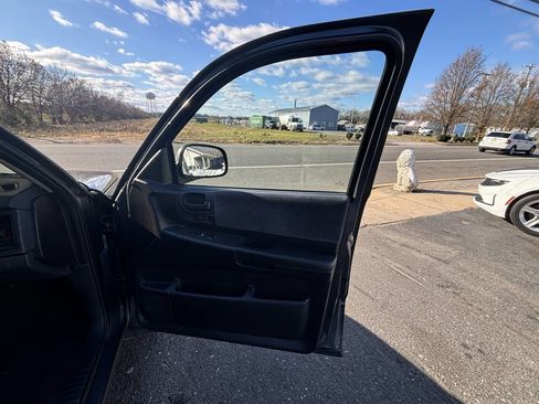 Used 2004 Dodge Dakota SLT w/ Chrome Appearance Group image 23