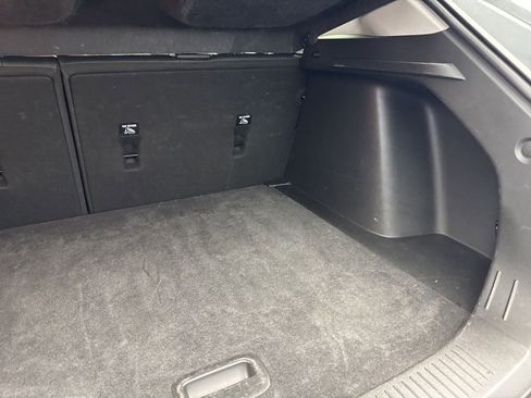 Used 2025 Chevrolet Trax LT w/ LT Convenience Package image 38