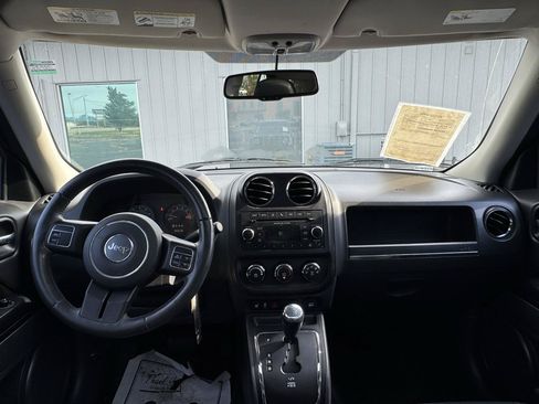 Used 2015 Jeep Patriot High Altitude FWD image 16