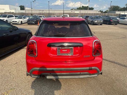 Used 2022 MINI Cooper 4-Door Hardtop w/ Storage Package FWD image 3