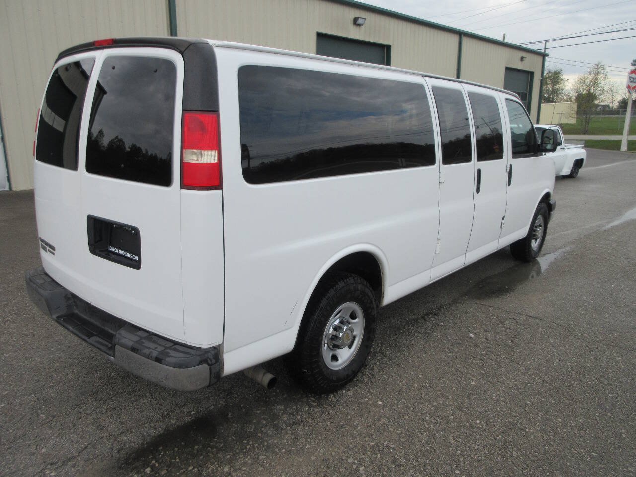 Used 2016 Chevrolet Express 3500 LT w/ LT Preferred Equipment Group RWD image 6