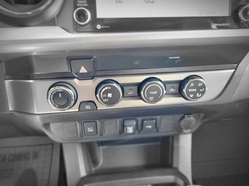 Used 2020 Toyota Tacoma SR5 image 19