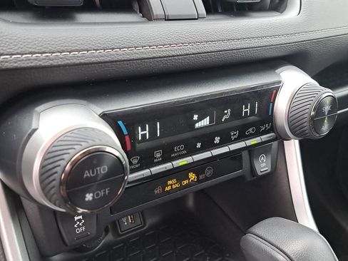 Certified 2023 Toyota RAV4 XLE image 24